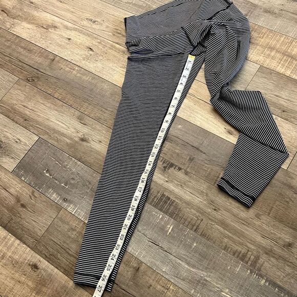 Lululemon Wunder Under Hype Stripe Black White size 8 - Picture 7 of 8